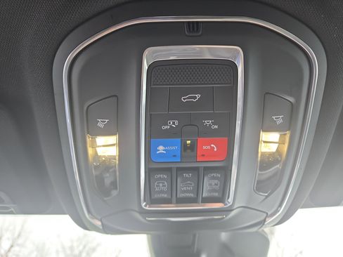 New 2026 Jeep Grand Cherokee L Limited image 12