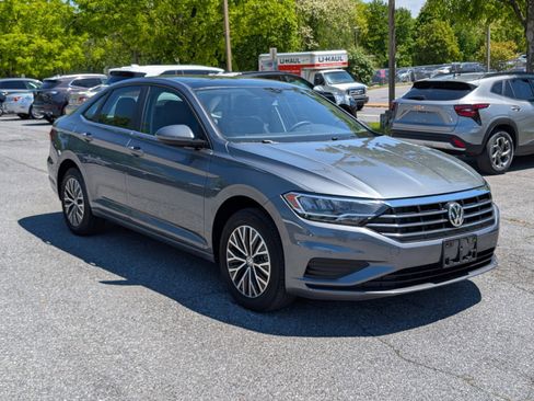 Used 2020 Volkswagen Jetta SE w/ SE Cold Weather Package FWD image 7