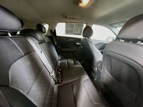 Used 2022 Kia Niro EX FWD image 26