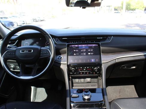 Used 2022 Jeep Grand Cherokee L Limited w/ Luxury Tech Group II AWD/4WD image 15