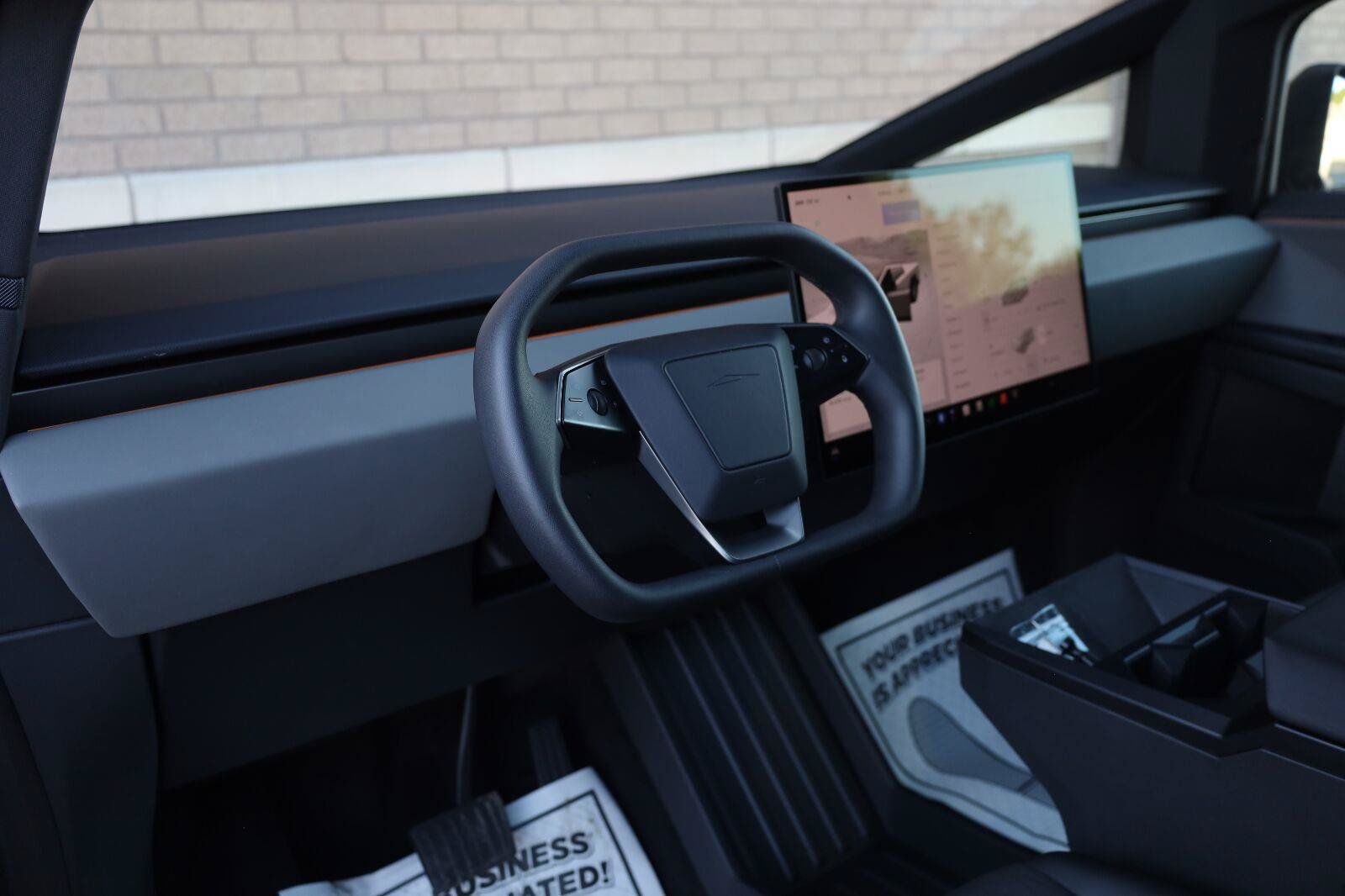 Used 2025 Tesla Cybertruck 2WD Crew Cab image 16