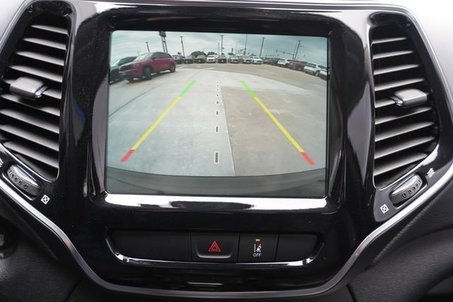 Used 2022 Jeep Cherokee Limited AWD/4WD image 23