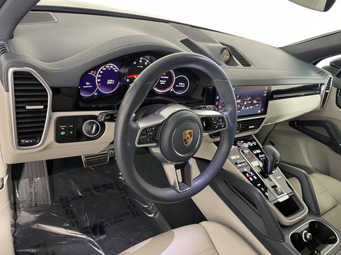 Used 2022 Porsche Cayenne S image 4
