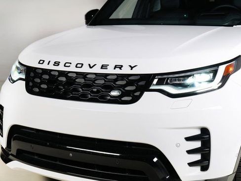 Used 2025 Land Rover Discovery Dynamic SE image 29