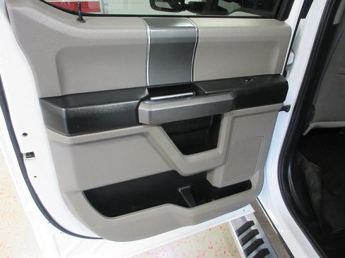 Used 2018 Ford F250 XLT w/ XLT Premium Package image 23