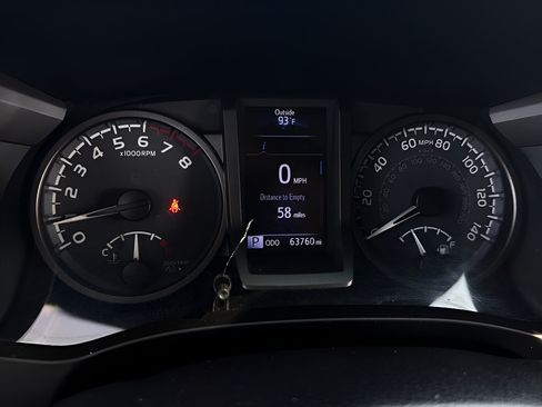 Used 2020 Toyota Tacoma TRD Off-Road AWD/4WD image 15