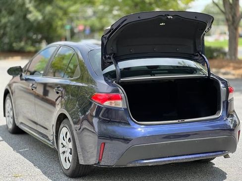 Used 2022 Toyota Corolla LE FWD image 39