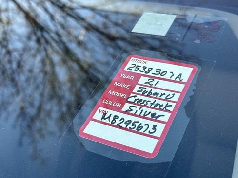 Used 2021 Subaru Crosstrek 2.0i Premium w/ Moonroof Package image 6