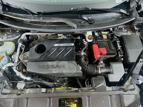 Used 2025 Nissan Rogue SL AWD/4WD image 32