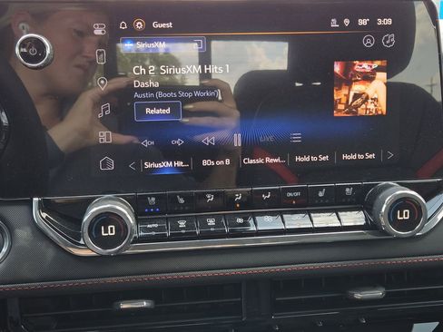 New 2026 Chevrolet Colorado Z71 w/ Technology Package image 13