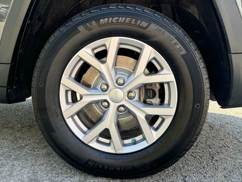 Used 2021 Jeep Grand Cherokee L Limited AWD/4WD image 10