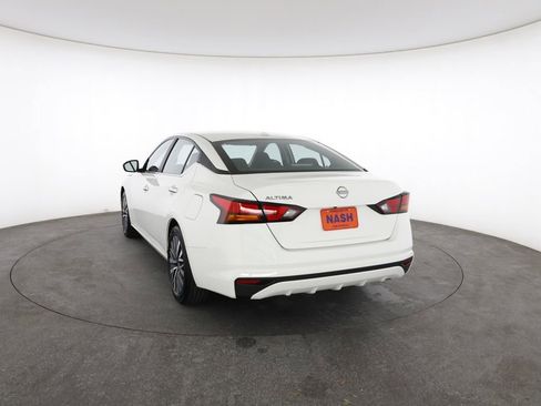 Used 2025 Nissan Altima 2.5 SV image 10