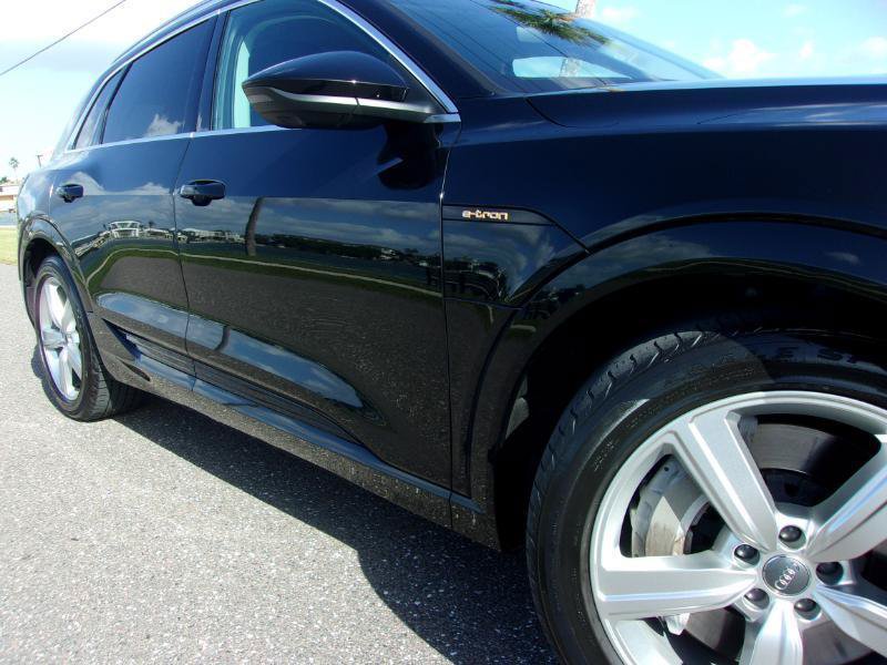 Used 2019 Audi e-tron Premium Plus AWD/4WD image 5