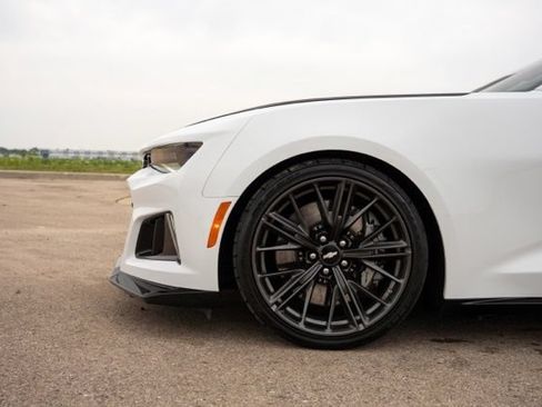 Used 2019 Chevrolet Camaro ZL1 RWD image 10