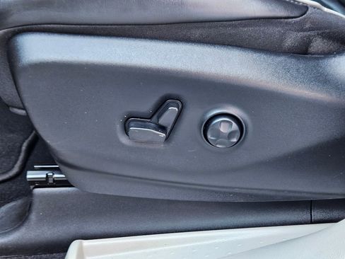 Used 2023 Chrysler Pacifica Limited FWD image 20