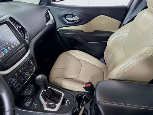 Used 2016 Jeep Cherokee Limited w/ Luxury Group image 25