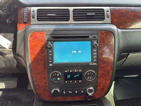 Used 2011 Chevrolet Tahoe LTZ AWD/4WD image 10