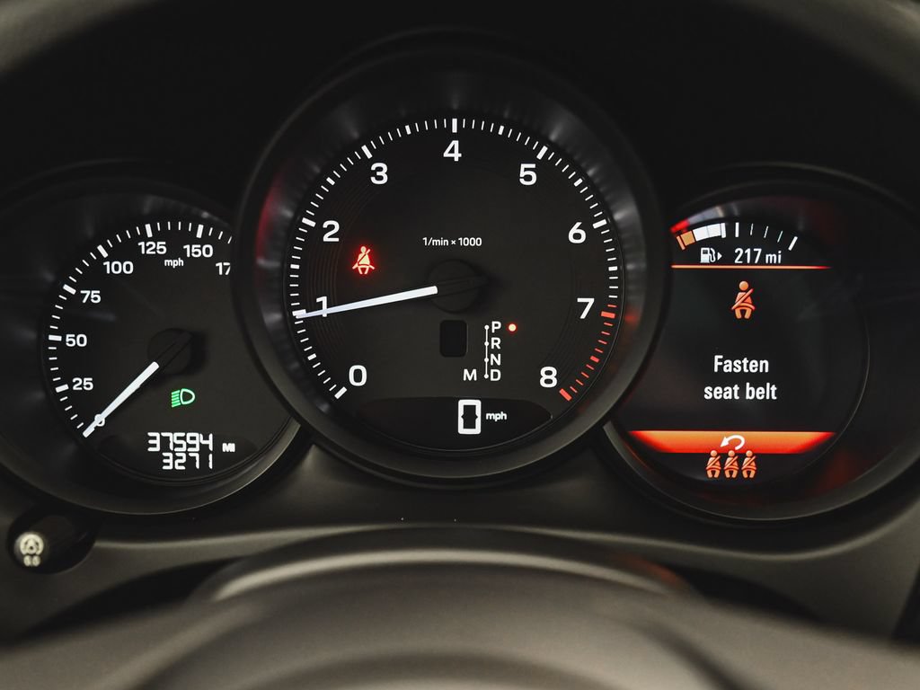 Used 2023 Porsche Macan AWD/4WD image 14