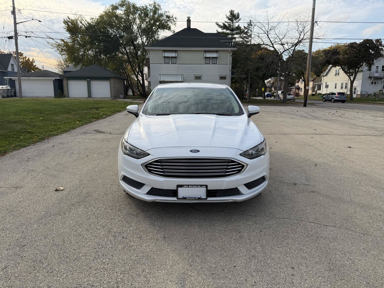 Used 2018 Ford Fusion SE w/ Fusion SE Technology Package FWD image 2