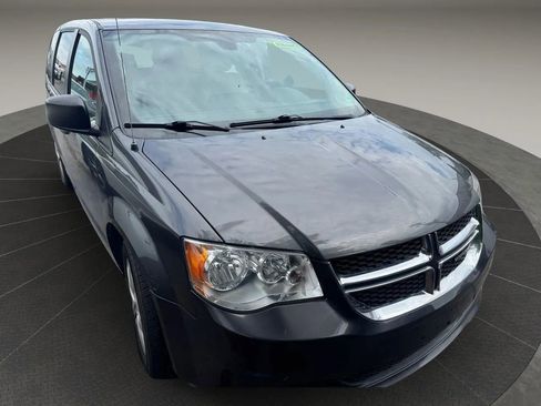 Used 2019 Dodge Grand Caravan SE w/ UConnect Hands-Free Group FWD image 1