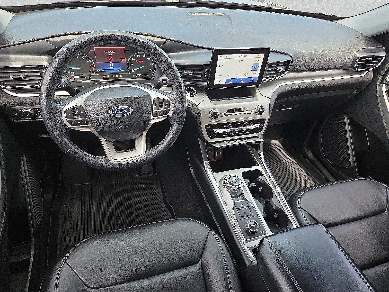 Used 2022 Ford Explorer XLT w/ Equipment Group 202A AWD/4WD image 12