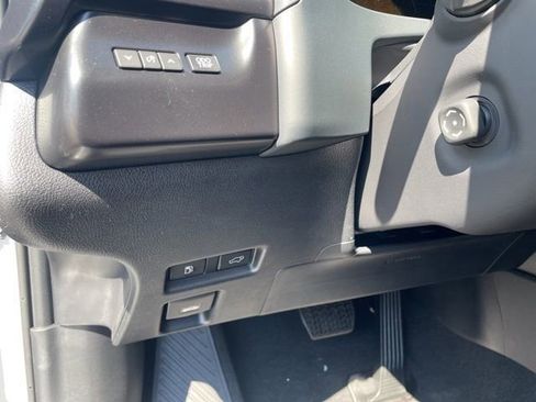 New 2026 Lexus UX 300h AWD image 25