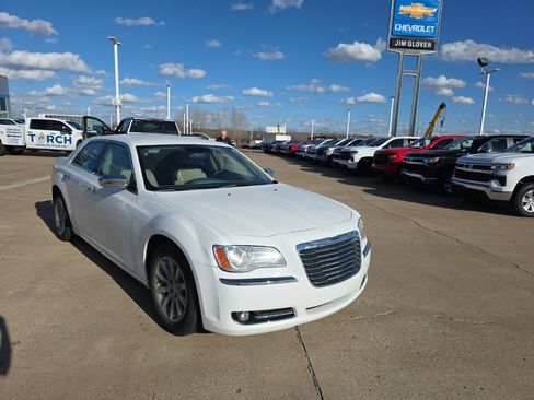 Used 2012 Chrysler 300 Limited image 3