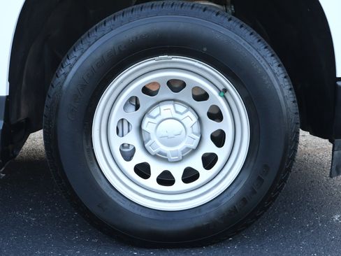 Used 2025 Chevrolet Silverado 1500 W/T RWD image 17