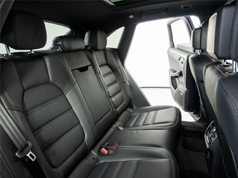 New 2026 Porsche Macan Turbo AWD/4WD image 23