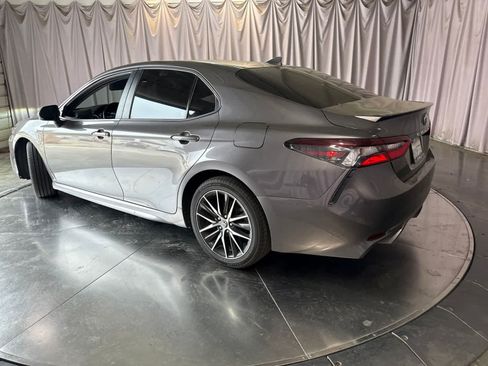 Used 2023 Toyota Camry SE FWD image 4