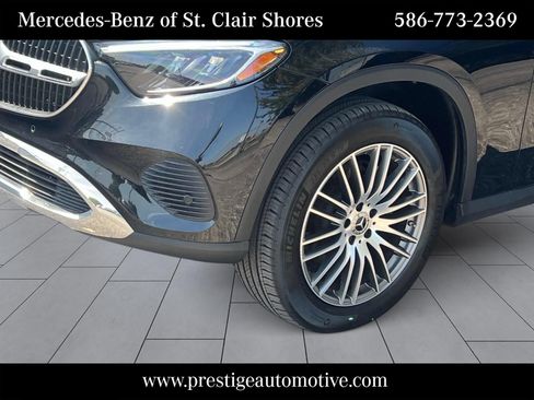 Used 2024 Mercedes-Benz GLC 300 4MATIC image 10