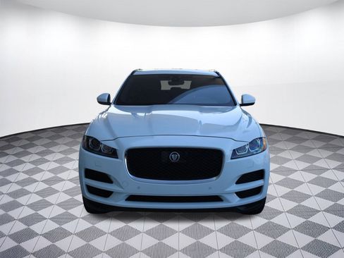 Used 2019 Jaguar F-PACE Premium image 6