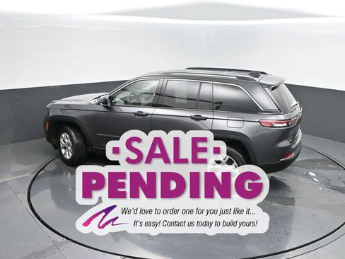 Used 2023 Jeep Grand Cherokee Limited image 39