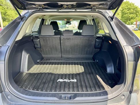 Used 2020 Toyota RAV4 XLE AWD/4WD image 34