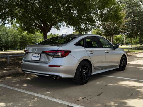 Used 2025 Honda Civic Sport image 9