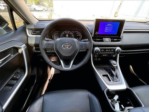Used 2024 Toyota RAV4 XLE Premium image 6