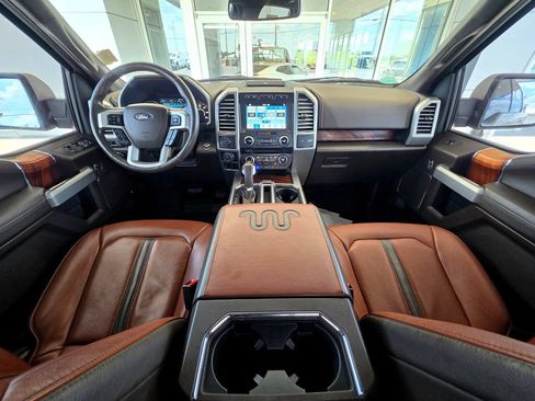 Used 2018 Ford F150 King Ranch w/ Equipment Group 601A Luxury AWD/4WD image 23