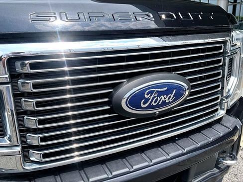 Certified 2022 Ford F350 Platinum AWD/4WD image 22