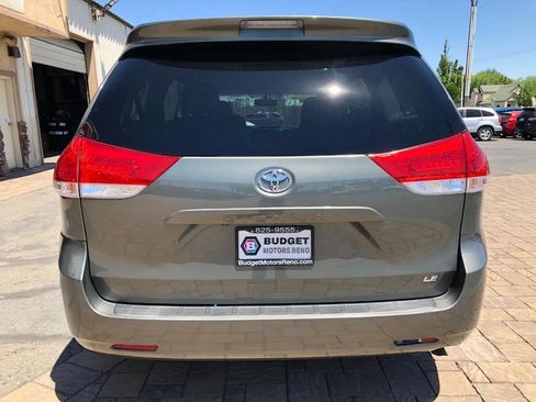 Used 2012 Toyota Sienna LE FWD image 3