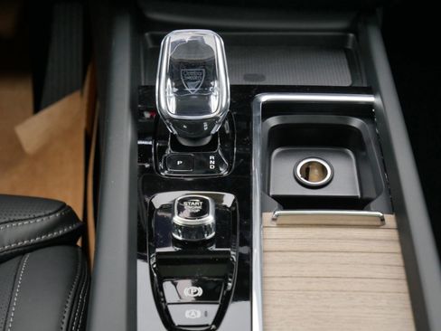 New 2026 Volvo XC60 B5 Ultra w/ Climate Package AWD/4WD image 8