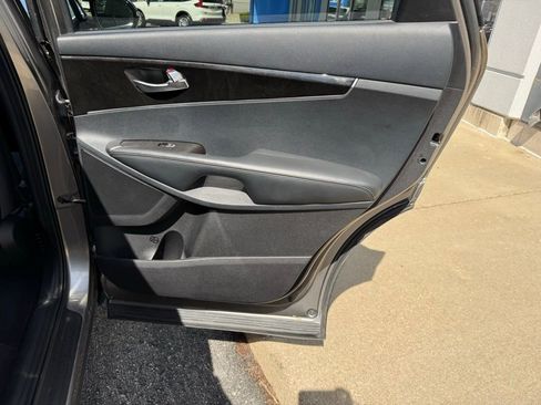 Used 2016 Kia Sorento LX image 38