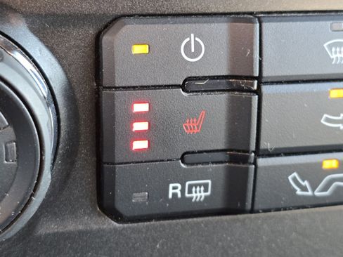 Used 2018 Ford F150 XLT w/ Equipment Group 302A Luxury image 4