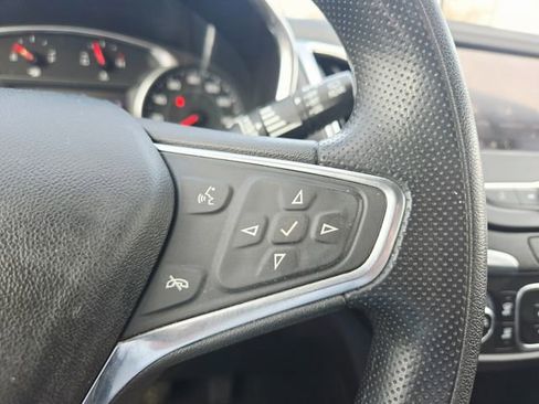 Used 2020 Chevrolet Equinox LT image 22