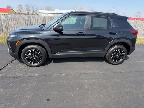 Used 2023 Chevrolet TrailBlazer LT w/ Convenience Package AWD/4WD image 2