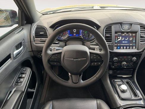 Used 2022 Chrysler 300 S w/ Comfort Group RWD image 12