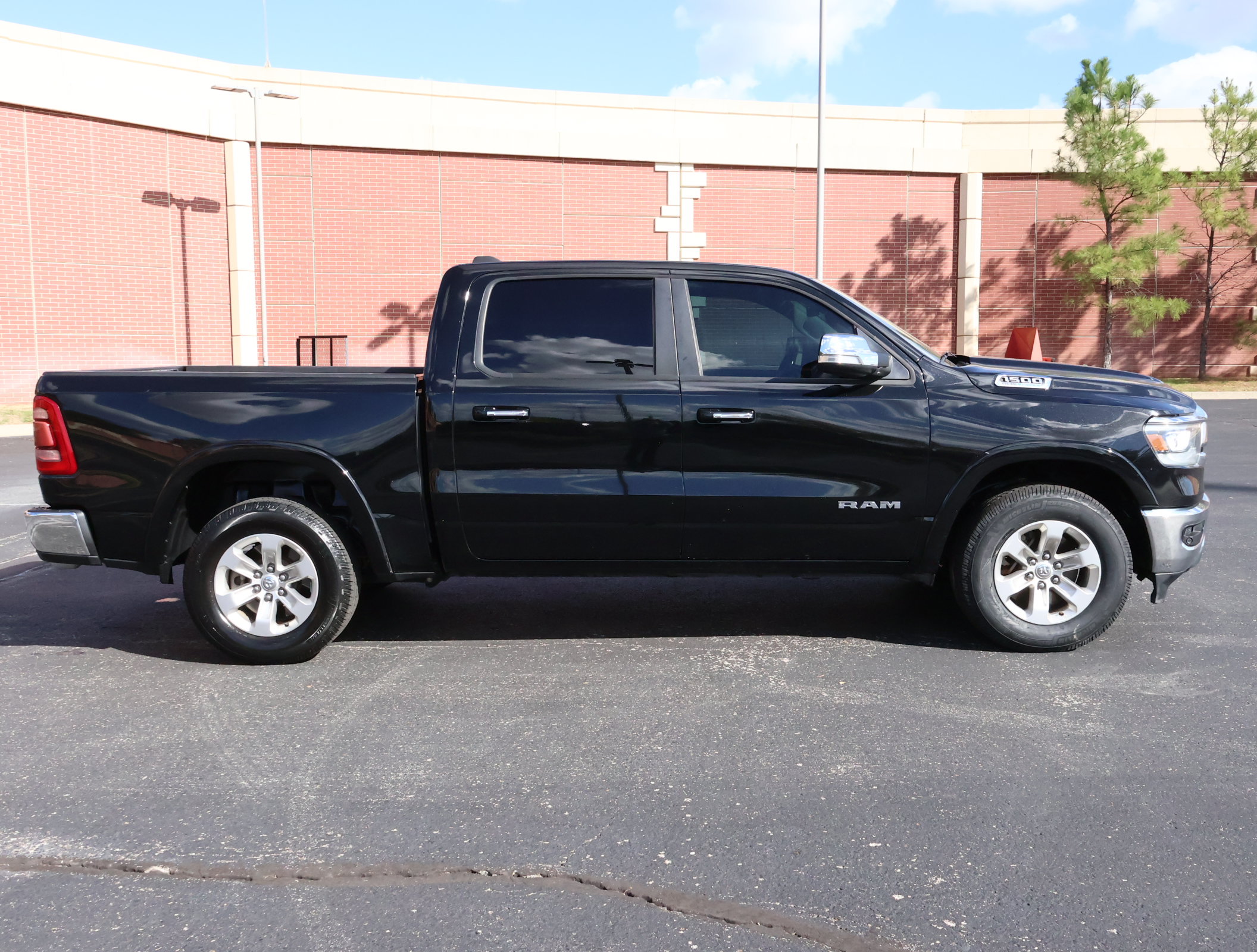 Used 2021 RAM 1500 Laramie AWD/4WD image 34