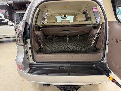 Used 2014 Lexus GX 460 w/ Premium Package image 23