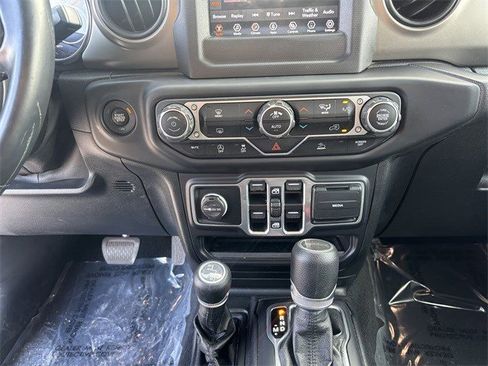 Used 2021 Jeep Gladiator Sport image 14