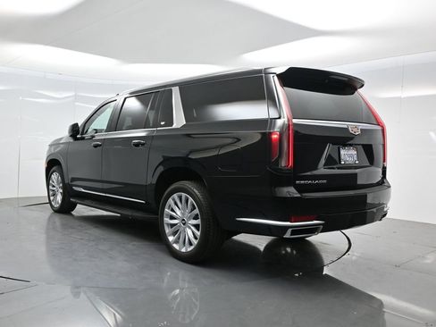 Used 2023 Cadillac Escalade ESV Luxury RWD image 5