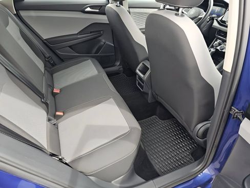 Used 2023 Volkswagen Taos S w/ Driver Assistance Package FWD image 5